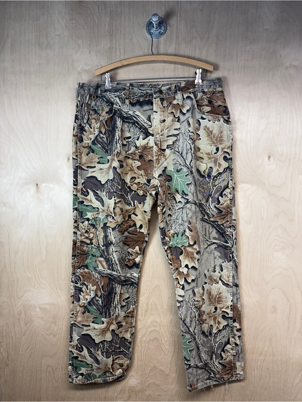 Vintage Wrangler Camouflage Cargo Pants - Leaf Print in Green/Brown